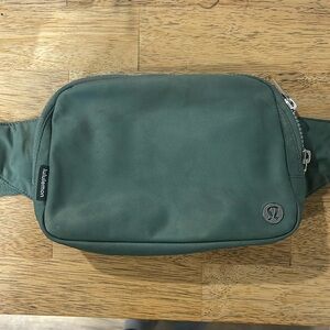 Lululemon Grey Eucalyptus belt bag. Large 2L long strap.